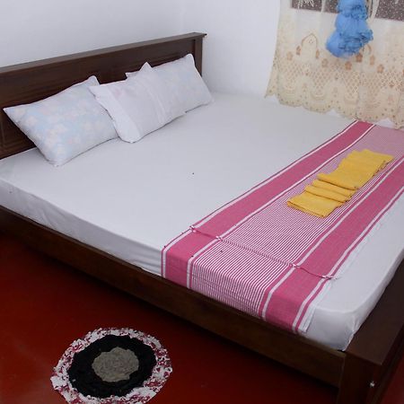 Dilan Guest Bed & Breakfast Mirissa Exterior foto