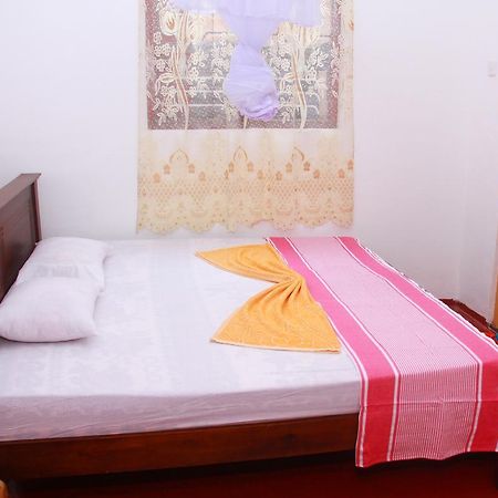 Dilan Guest Bed & Breakfast Mirissa Exterior foto