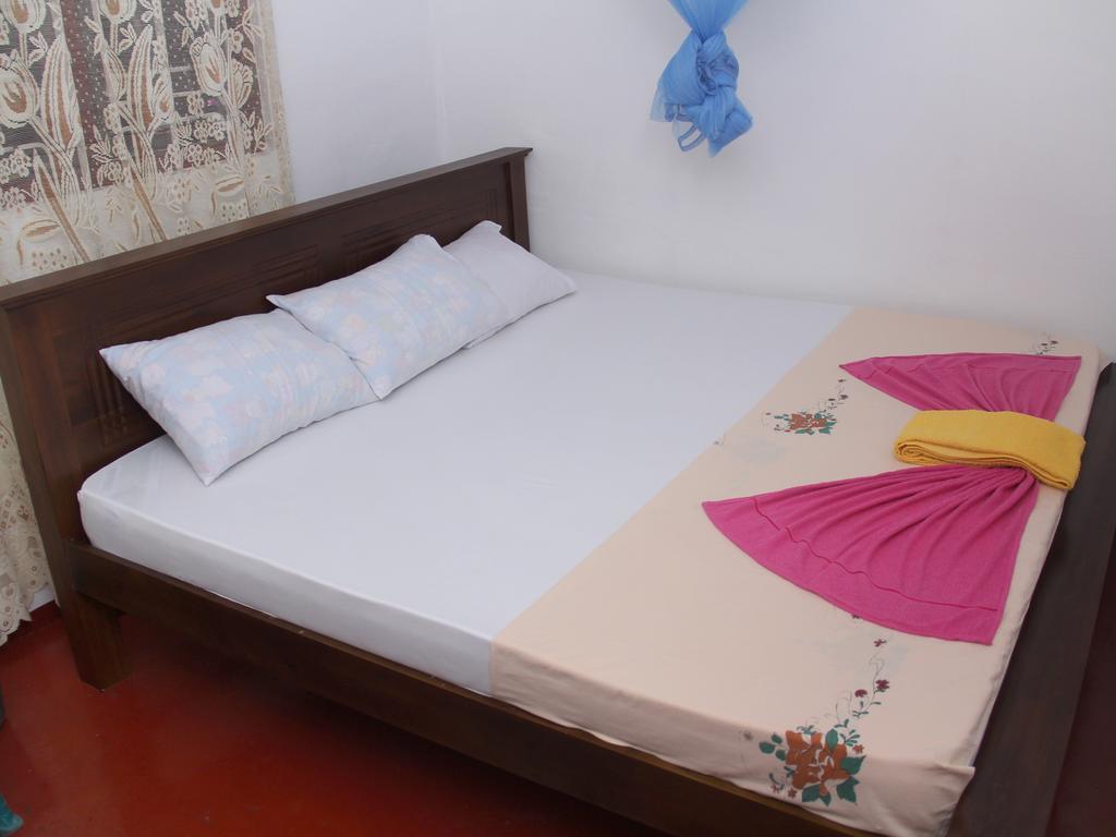 Dilan Guest Bed & Breakfast Mirissa Exterior foto