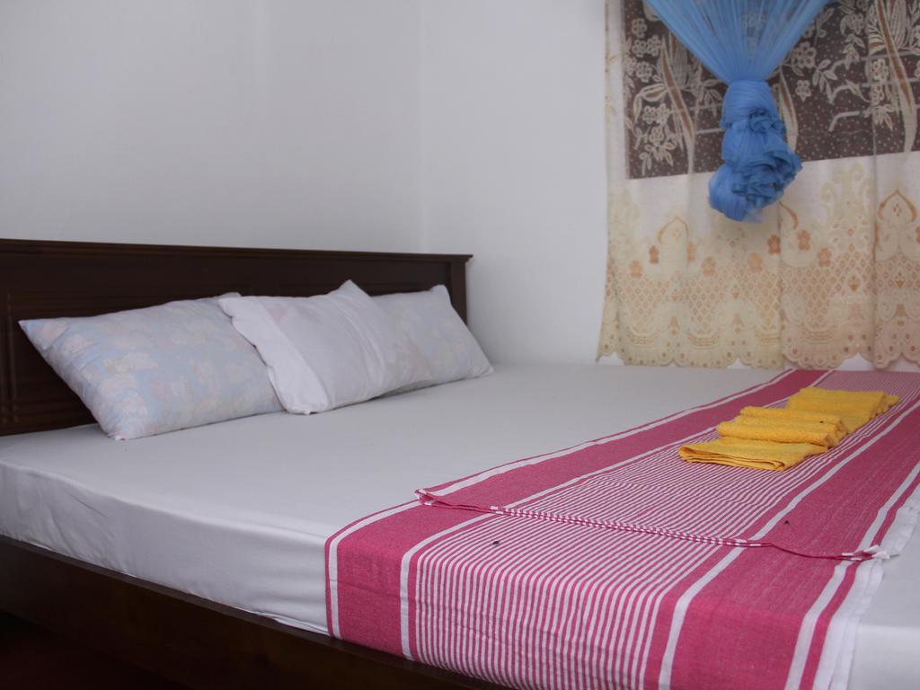 Dilan Guest Bed & Breakfast Mirissa Exterior foto