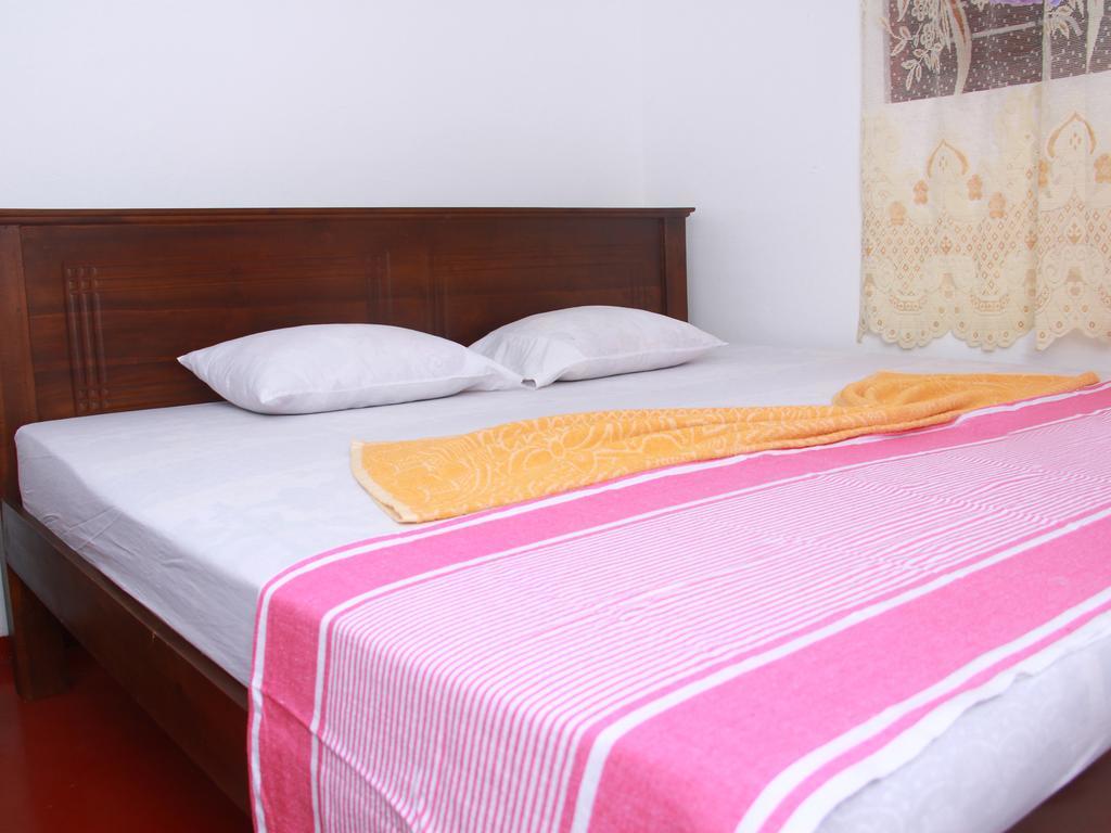 Dilan Guest Bed & Breakfast Mirissa Exterior foto